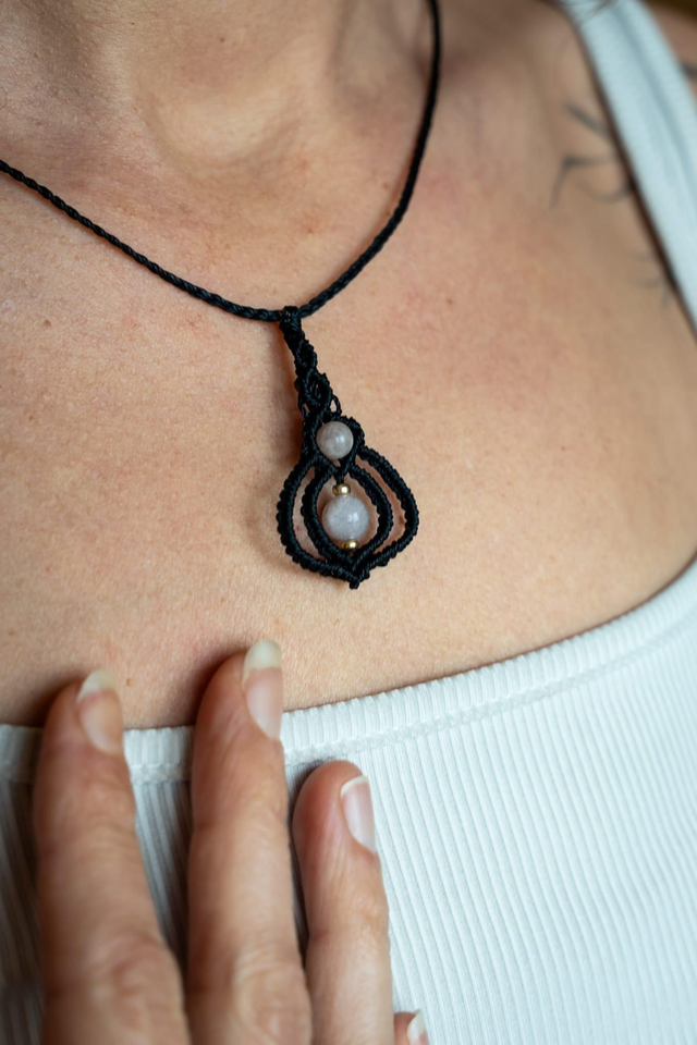 Parure complète de bijoux en micro-macramé noir et perles Pierre de Lune