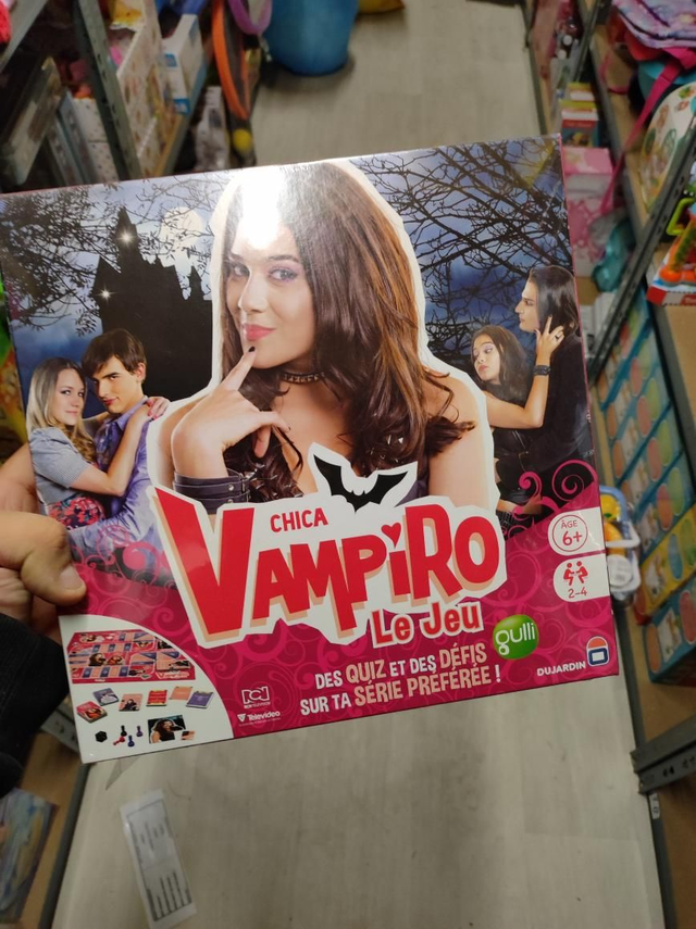 CHICA VAMPIRO LE JEU