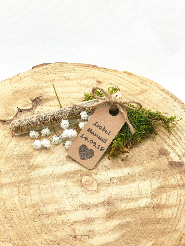 Personalisiertes Gastgeschenk „Lasst Liebe wachsen“ mit Wildblumensamen