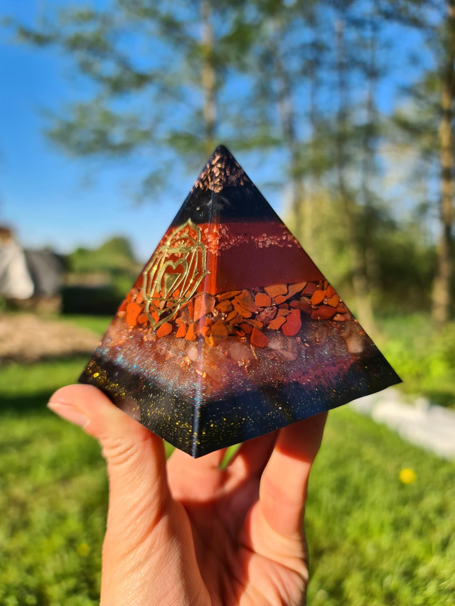 Pyramide Chakra racine ❣️