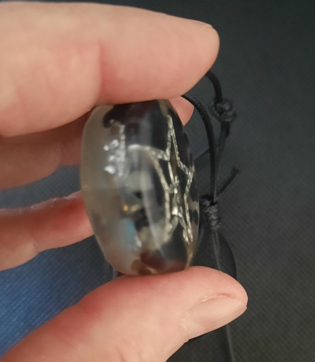 Pendentif Médaillon Agate jaune / Tourmaline noire