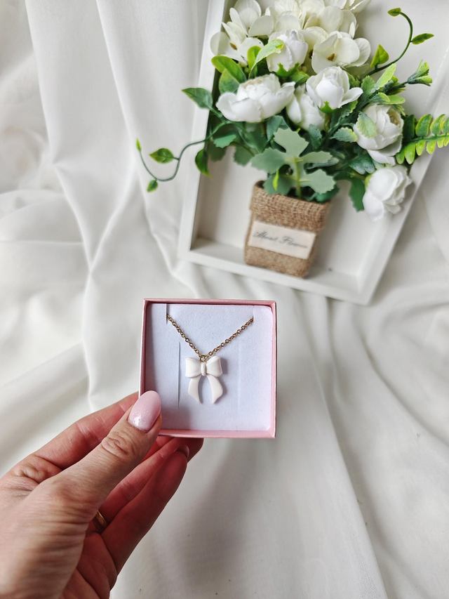 Ogrlica - Bela pentlja