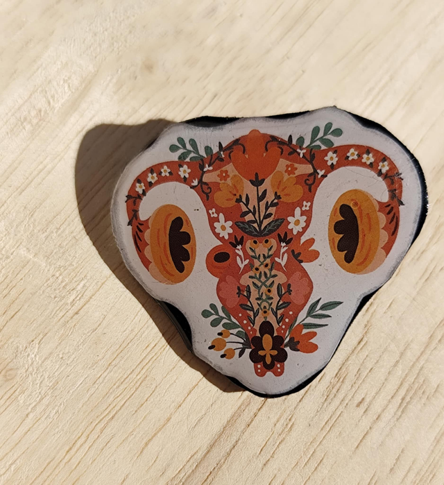 Pin's Utérus fleuris