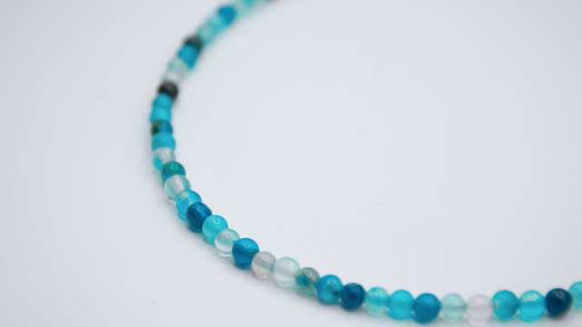 Collier en agate bleue