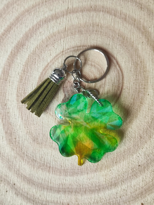 Porte-clés trèfle holographique 