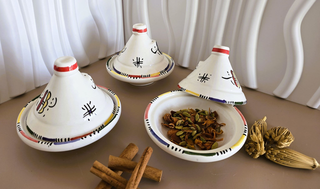 Lot de Tagine "LALLA" en céramique de Safi en argile blanche, faits mains