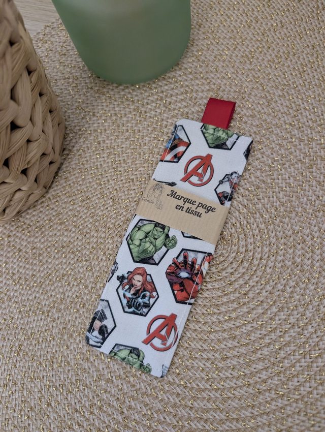 Marque page en tissu modèle Avengers