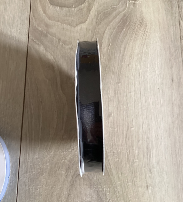 Rouleau ruban noir neuf 