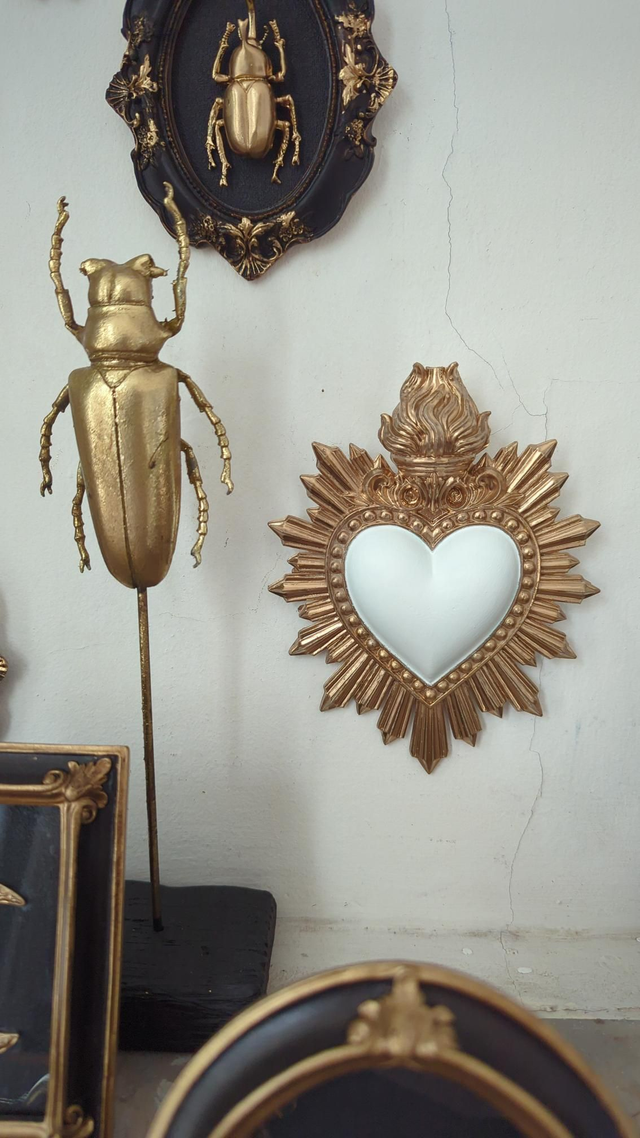 Décoration murale cœur ex-voto blanc et doré