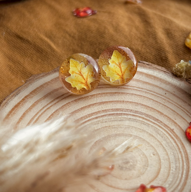 Autumn Leaf Stud Earrings - Pastel Yellow Leaves