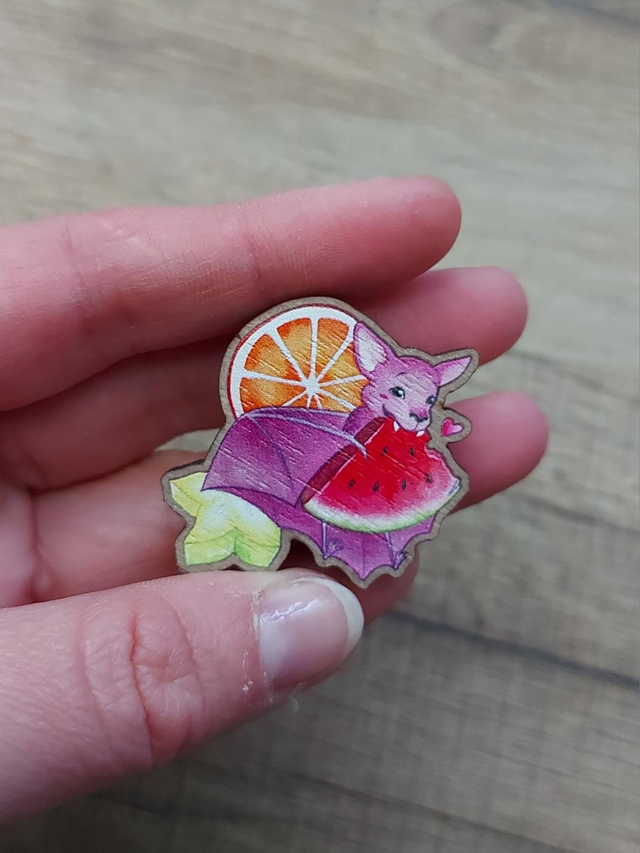 Pin's bois - chauve-souris et papillons