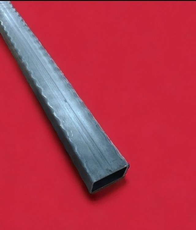 Catalogue TUBE RECTANGULAIRE MARTELÉ acier barre de 3 m.