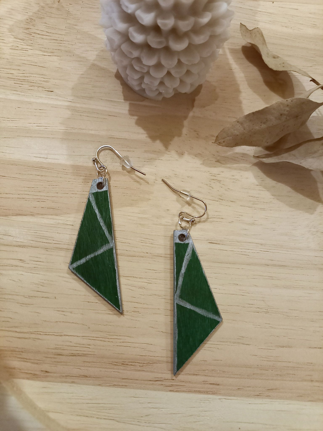 Boucles d&#039;oreilles Bois - triangle - vert et gris