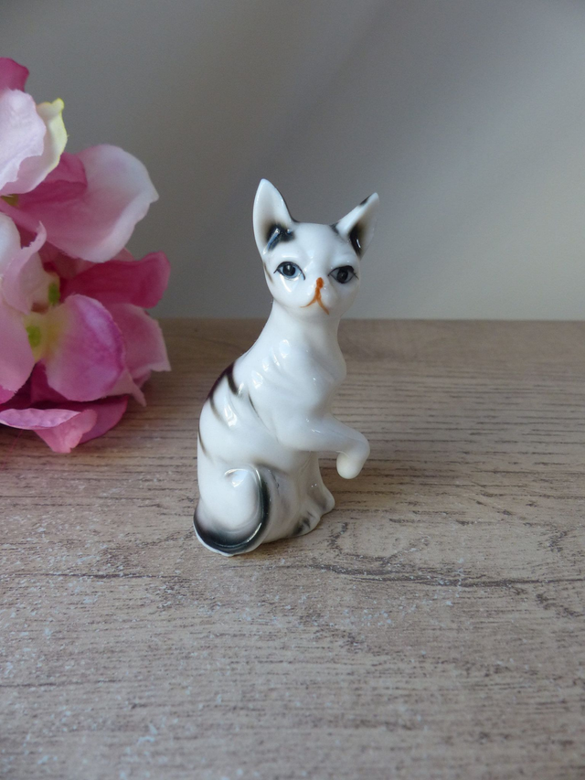 Figurine rare de chat miniature blanc et noir en porcelaine décoration collection chat
