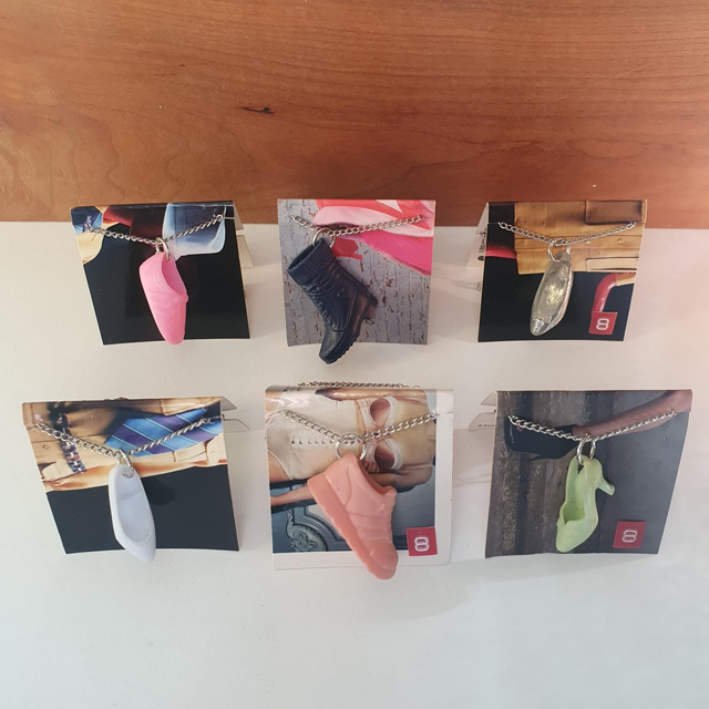  BARBIE SHOE NECKLACE