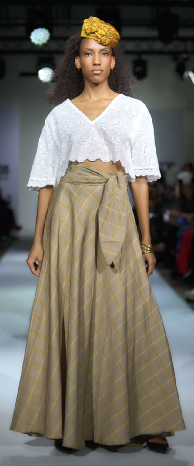 VENDUE ! Blouse en broderie anglaise inspiration costume créole - Collection INCANDESCENCE