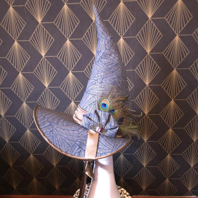 Chapeau de sorcière bleu