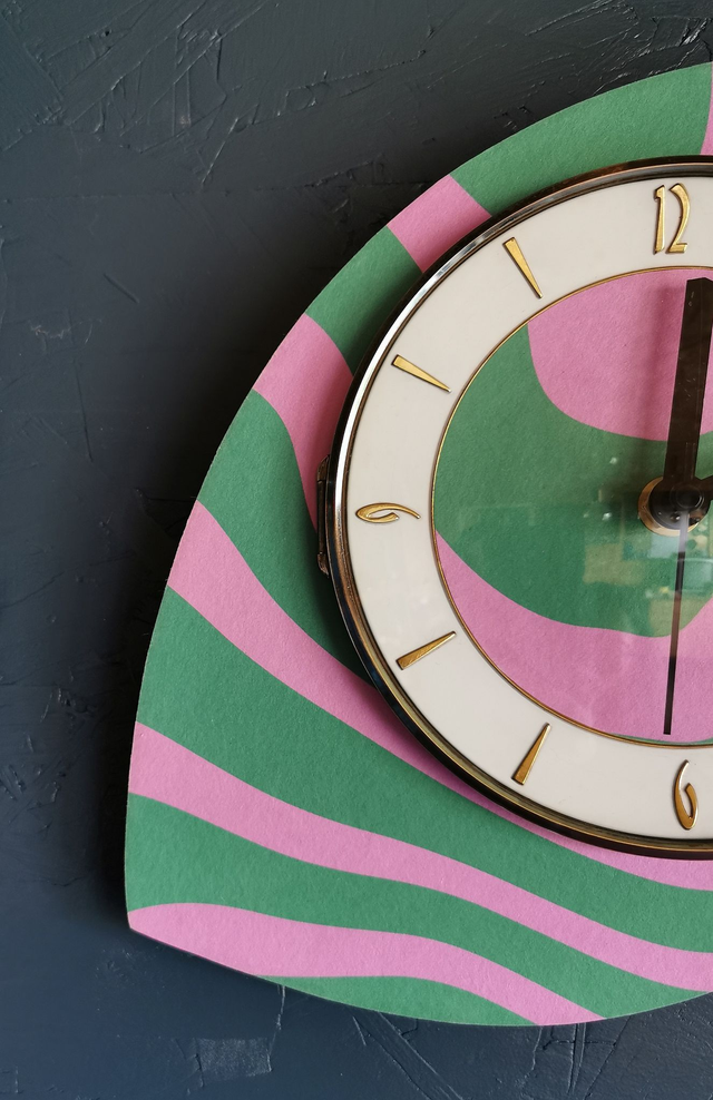 Horloge vintage pendule murale silencieuse asymétrique "Rose vert"