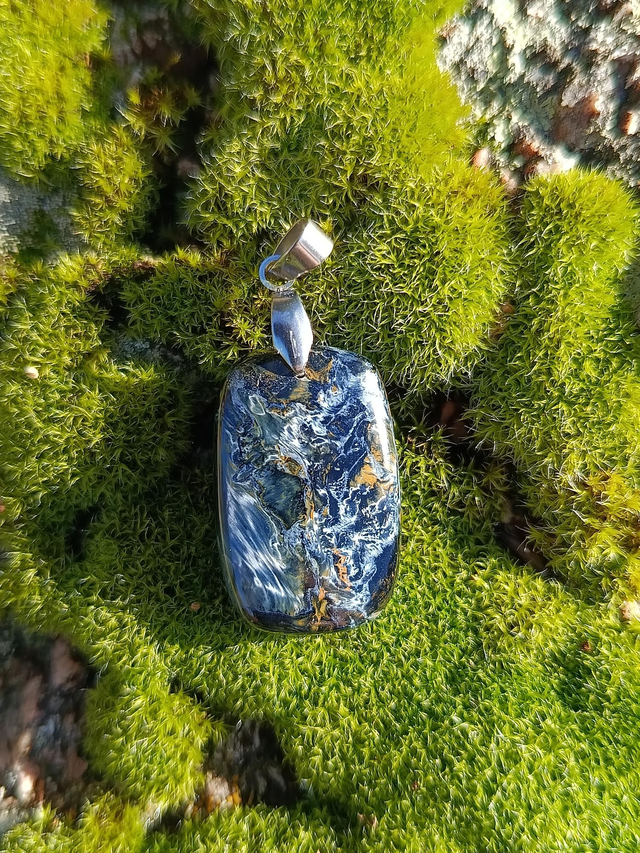 Piétersite naturelle 2,8x1,8 cm – Minéral de protection et intuition