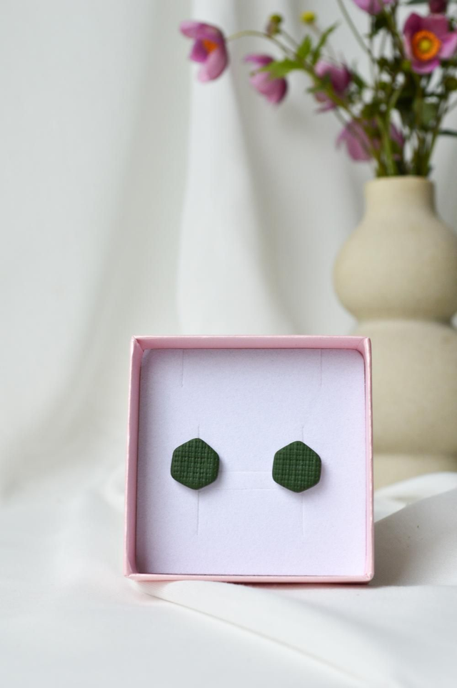 Minimalistic Harmony kolelcija - Mali uhani (več barv)