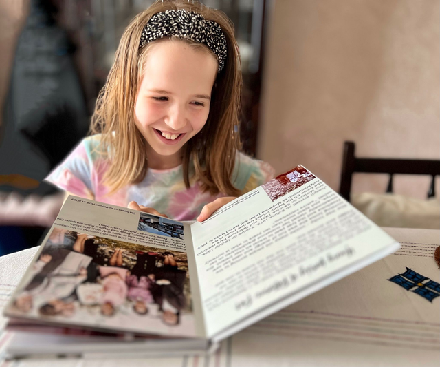 Photo-story book, big (A4 layflat up to 90 pages, up to 300 photos, 2 interviews included) 