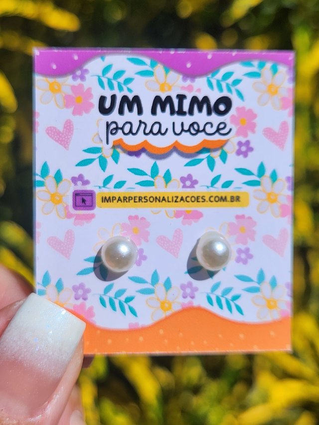 Kit Brincos Meia Pérola 6mm -  Hipoalergênicos + Tag Personalizada ( FLORZINHAS)