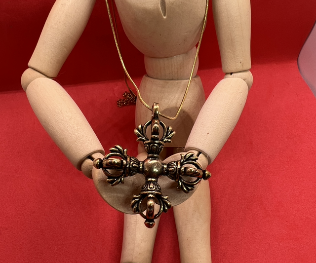 Pendentif Vajra – Symbole de Force et de Sagesse