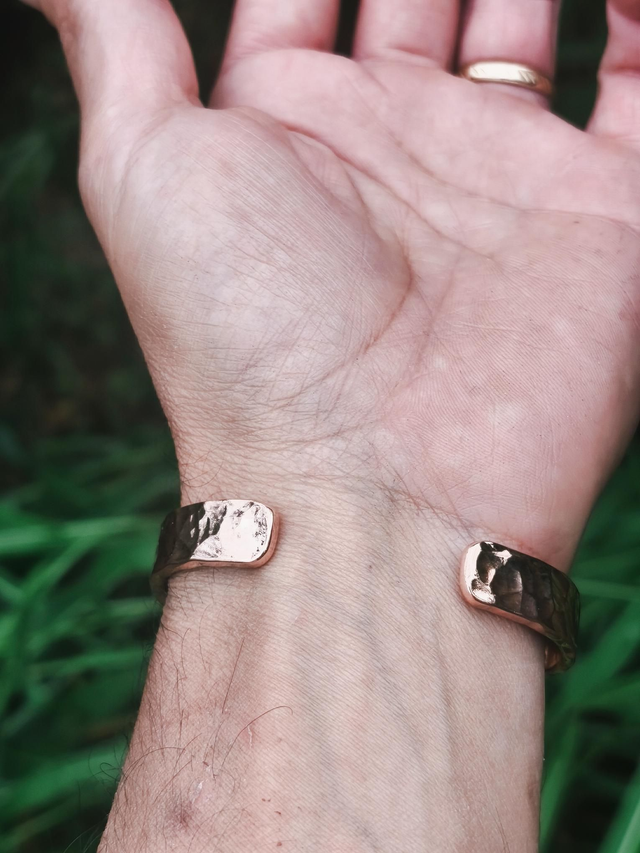 Bracelet Jonc Homme en Cuivre Pur Martelé – Artisanat & Caractère