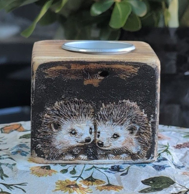 Hedgehogs - Two cute together!! - Tealight Holder Reclaimed Wood