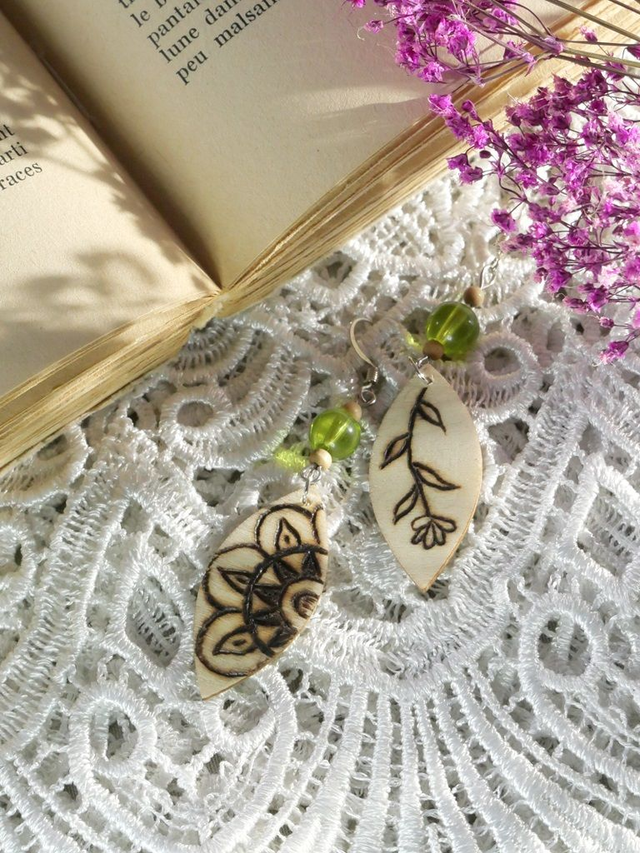 Boucles d'oreilles en bois pyrogravées