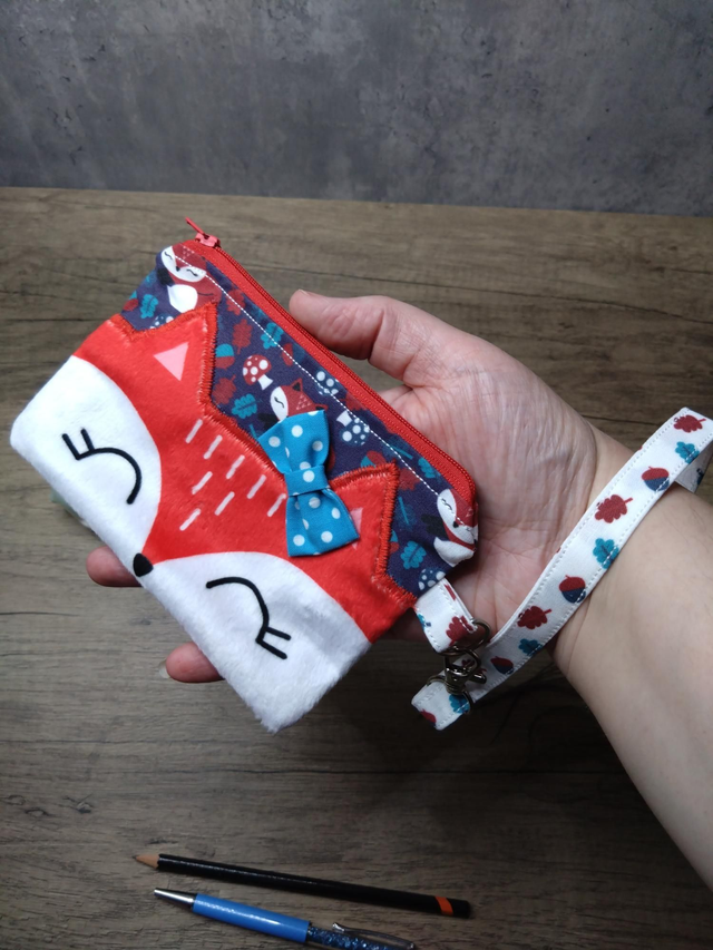 Red fox zip purse with wrist strap
