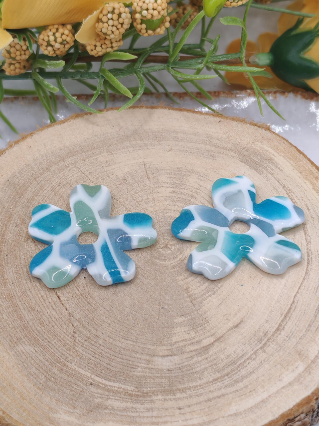 Fleurs île effet vitrail bleu 