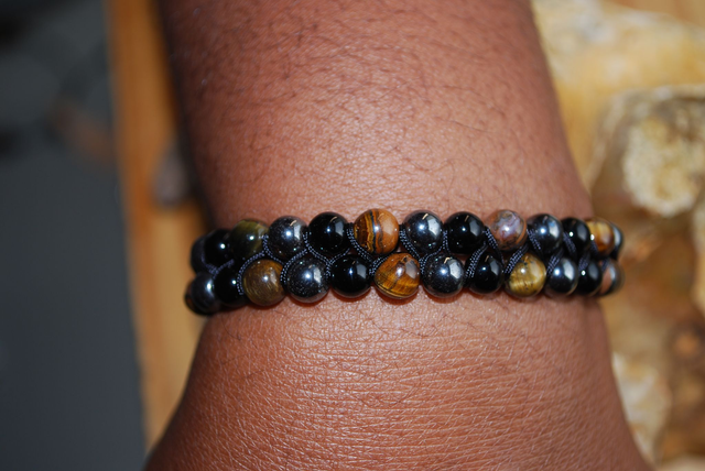 Bracelet en œil de tigre, hématite et onyx