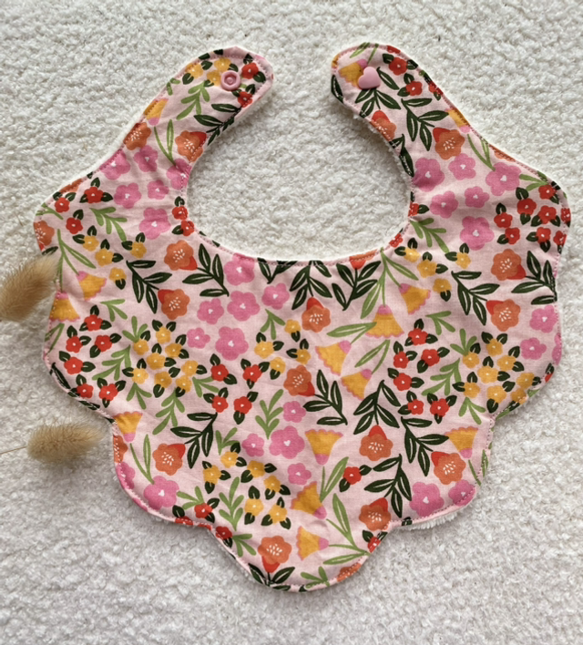 Bavoir festonné - Zinnia