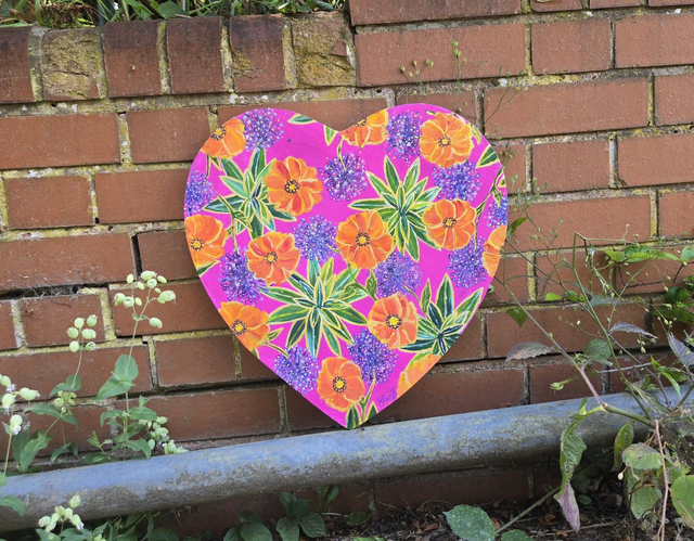 Globe thistle and sneezeweed floral heart
