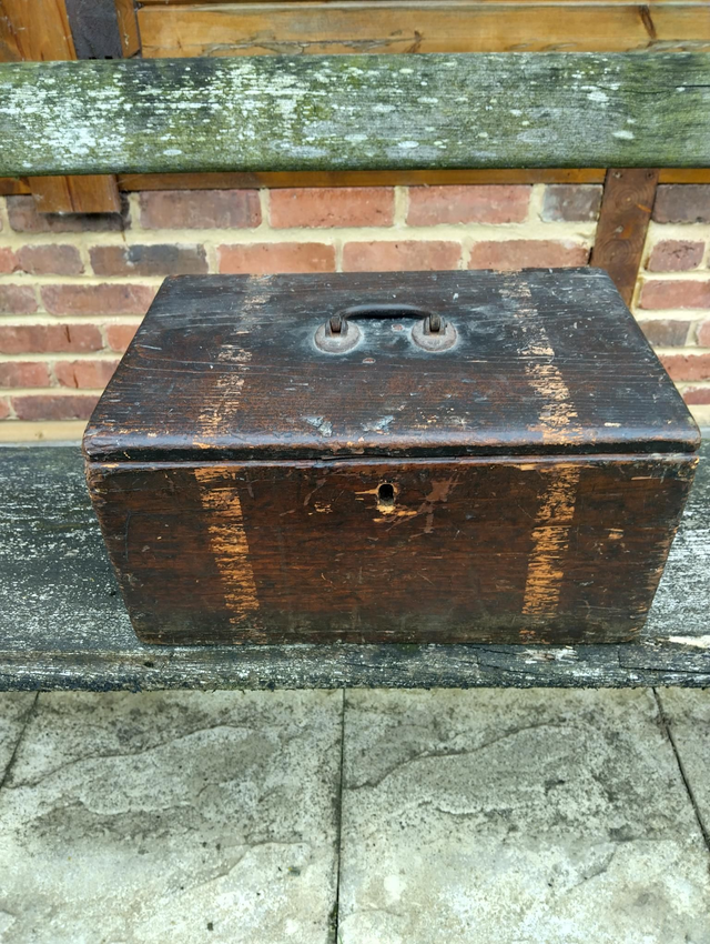 Antique c19th early c20th pine chest
