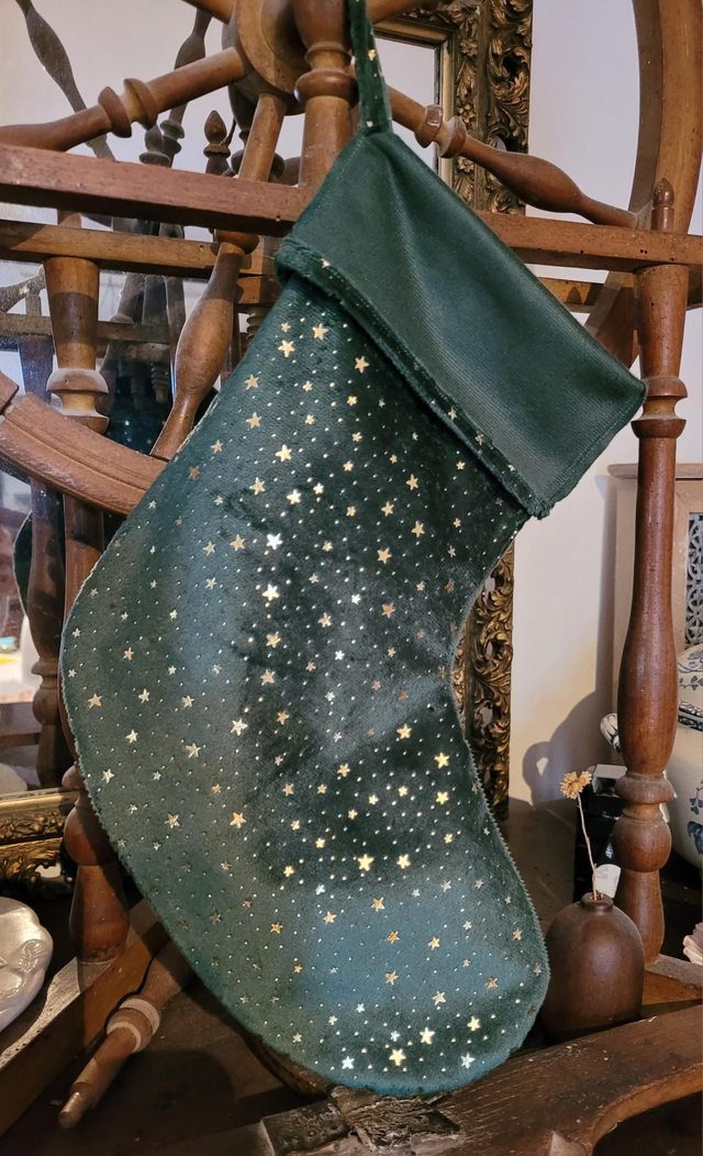 Chaussette de Noël toute douce verte avec étoiles dorées 