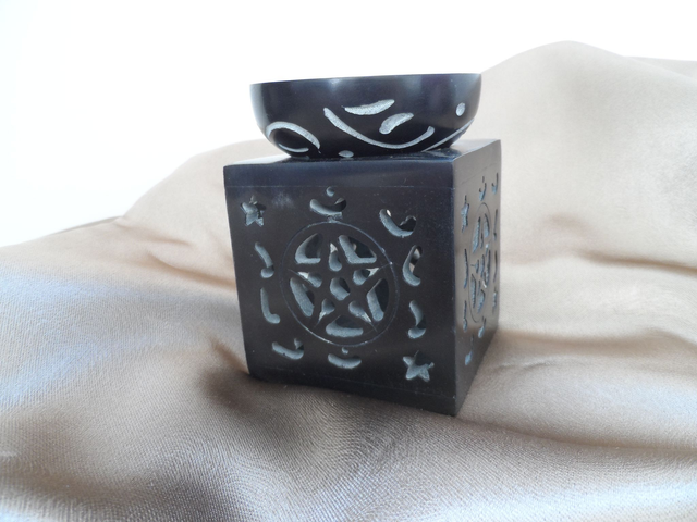 Brûle-Parfum Pentacle en Stéatite polie