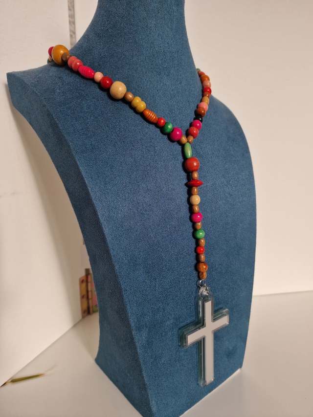 Collier Chapelet Bois Multicolore Croix Miroir