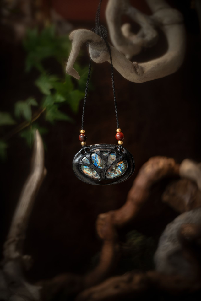 Eowin - Collier avec labradorite - cuir