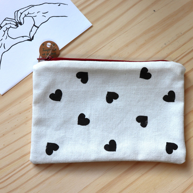 Pochette motif coeurs
