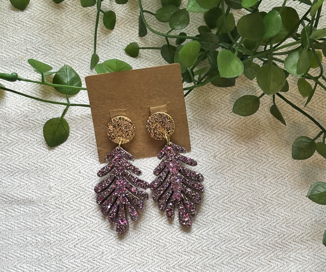 Boucles d’oreilles résine rose et argenté à paillettes 