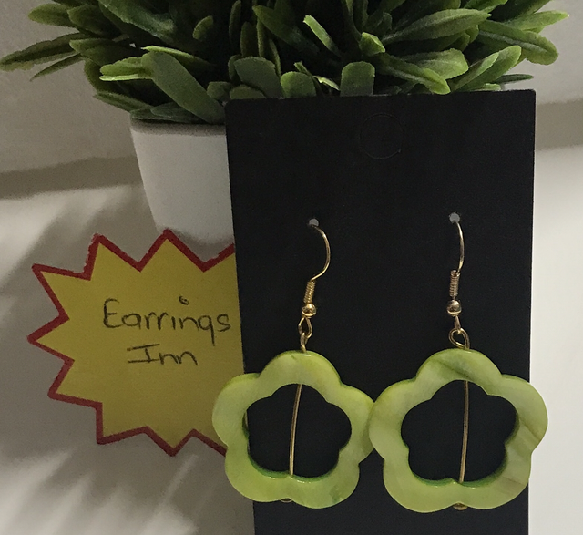 Green Dangling Earrings - GDE94