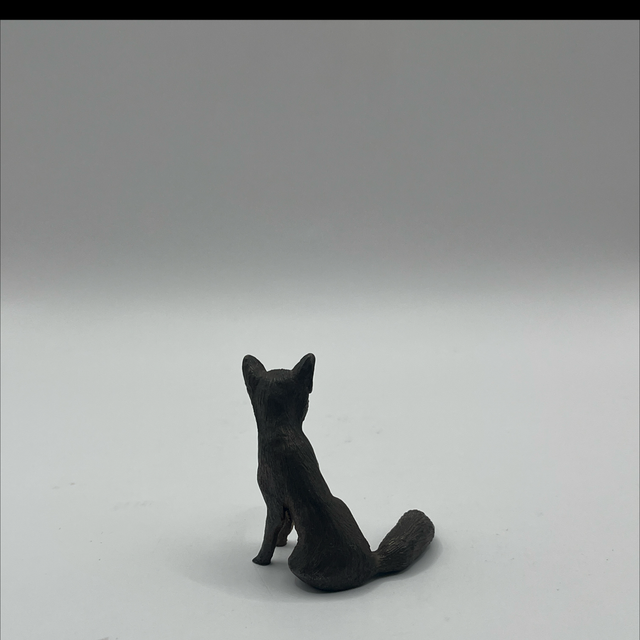 Vintage Sitting Bronze Fox Figure – Miniature Animal Sculpture – 5cm