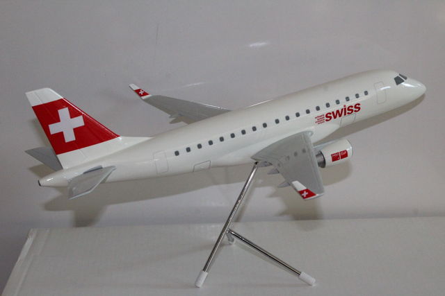 Swiss Embraer 170, 1:72 Space Models