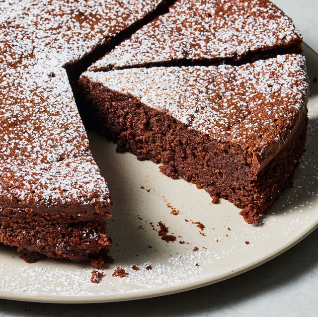 FAMILY DEAL X 6 TUESDAY - TORTA CAPRESE  