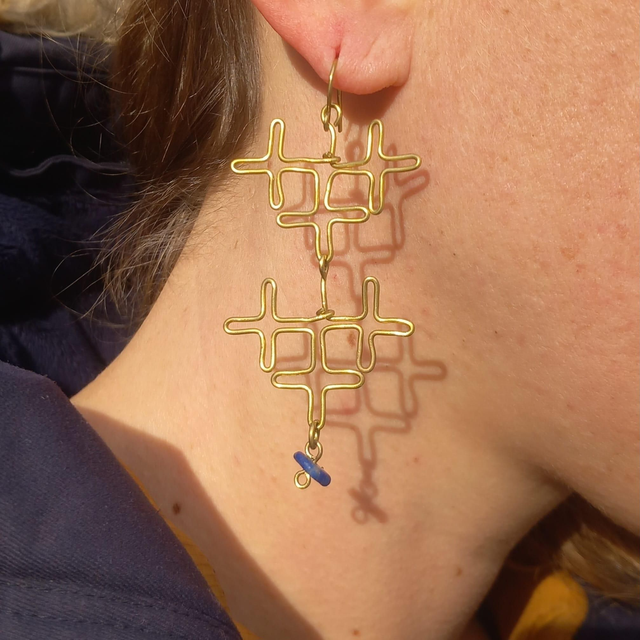 Boucles Laiton carré &amp; lapis-lazuli 