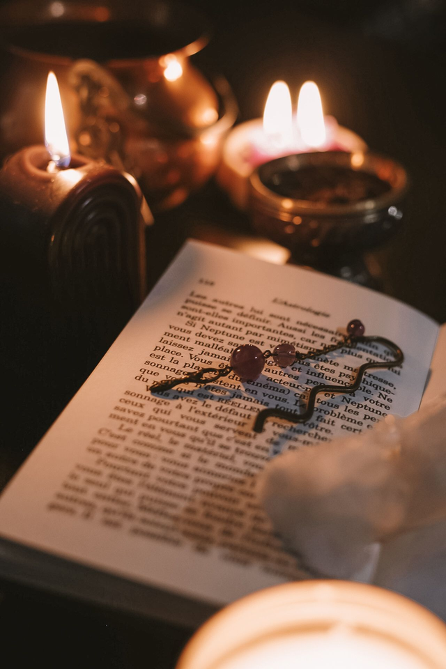 Mabon • Gaia • Bijou de livre Perlé