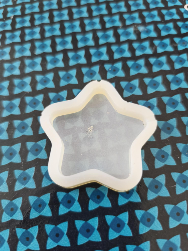 Pose boucle d'oreilles 