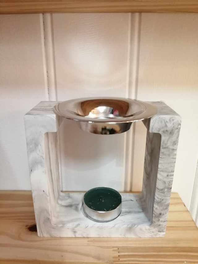 Brûle parfum en Jesmonite forme carrée